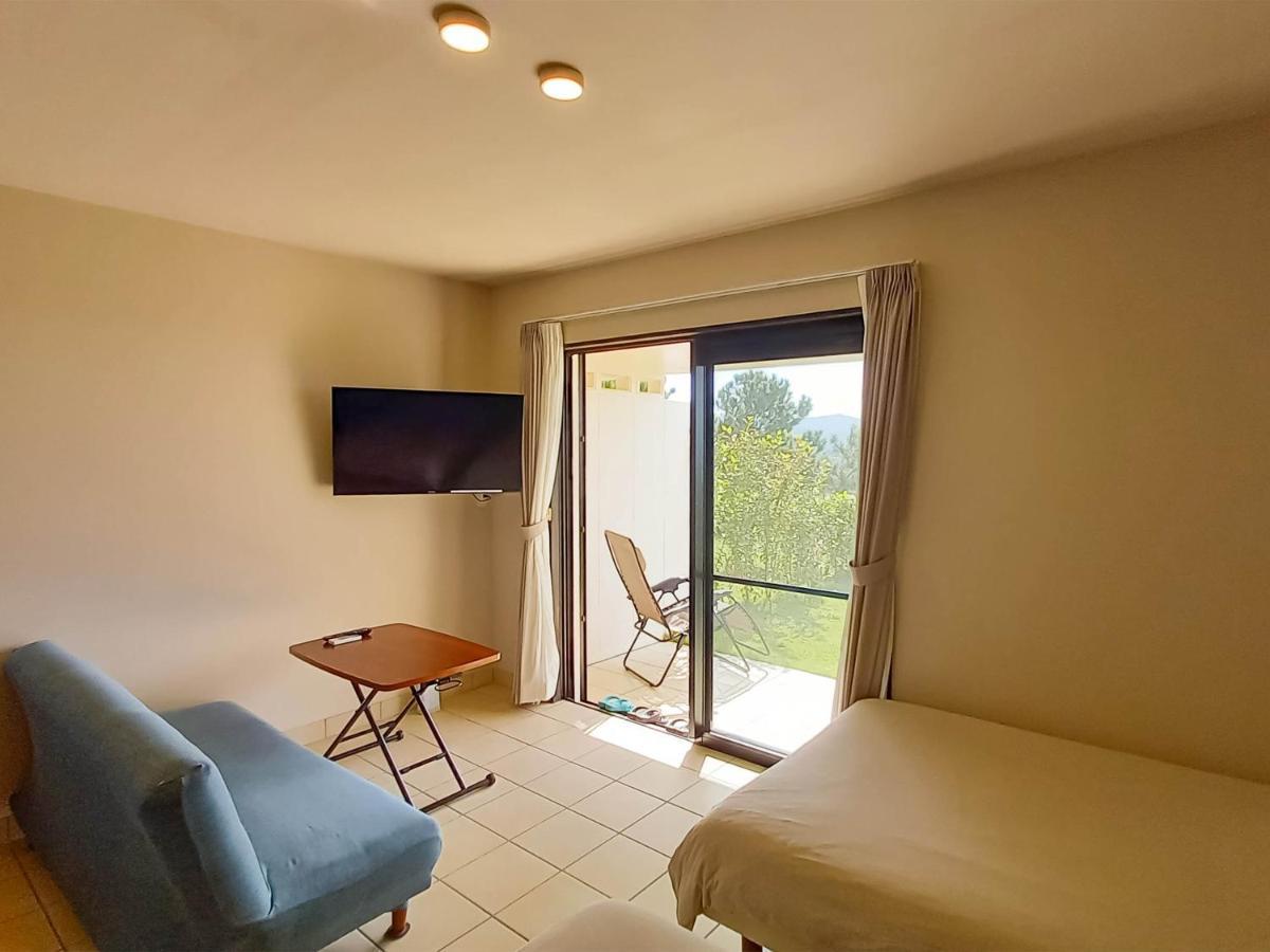 Urauchi Terrace Iriomotejima Condominium מראה חיצוני תמונה